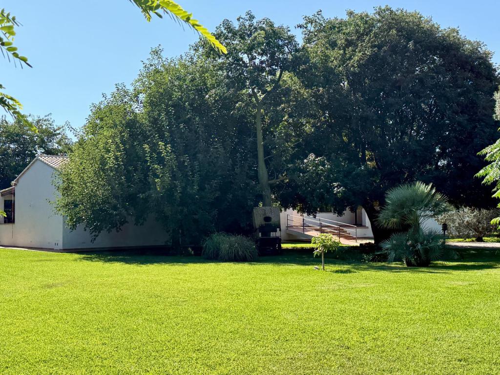 5 bed villas in Denia