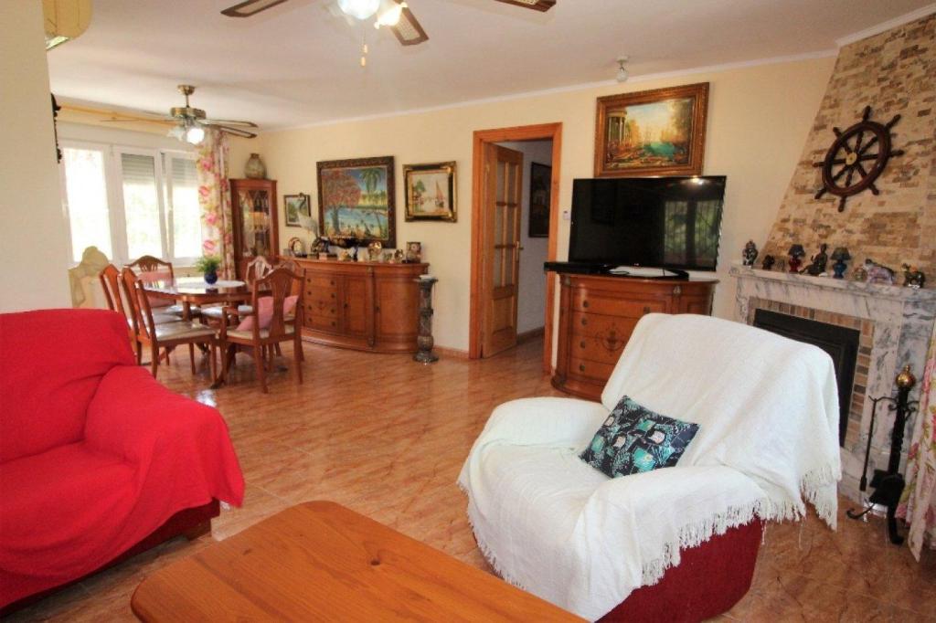 5 bed villa in Torrevieja