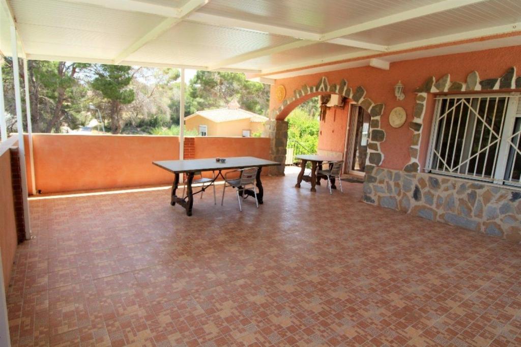 5 bed villa in Torrevieja