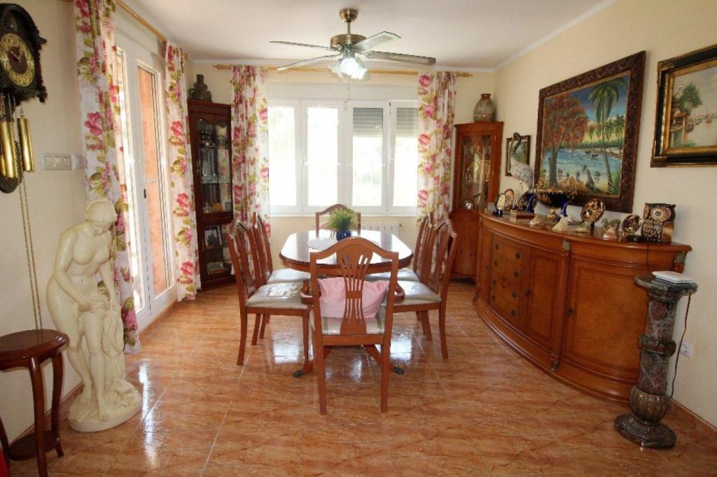 5 bed villa in Torrevieja