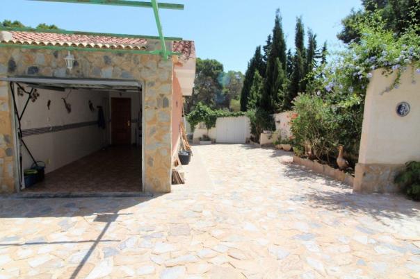 5 bed villa in Torrevieja