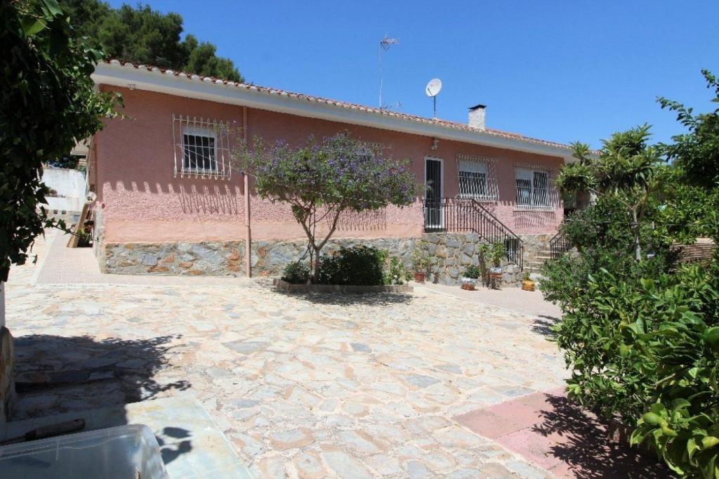 5 bed villa in Torrevieja