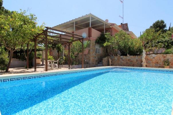 5 bed villa in Torrevieja