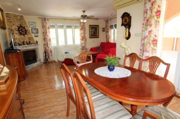 5 bed villa in Torrevieja