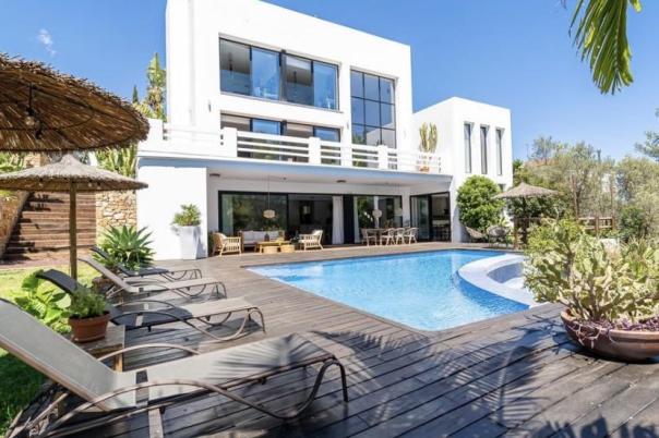 4 bed villa in Denia