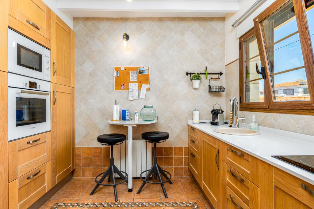 6 bed villa in Albir