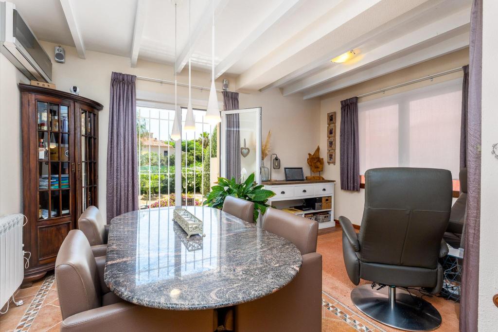 6 bed villa in Albir