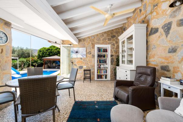 6 bed villa in Albir