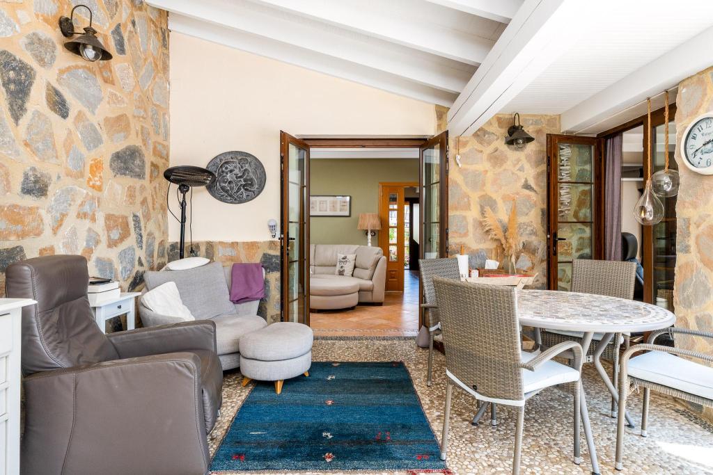 6 bed villa in Albir