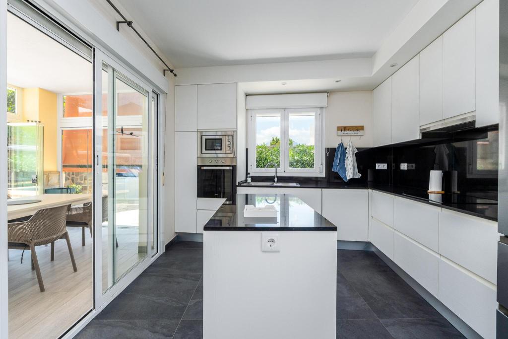 6 bed villa in Albir