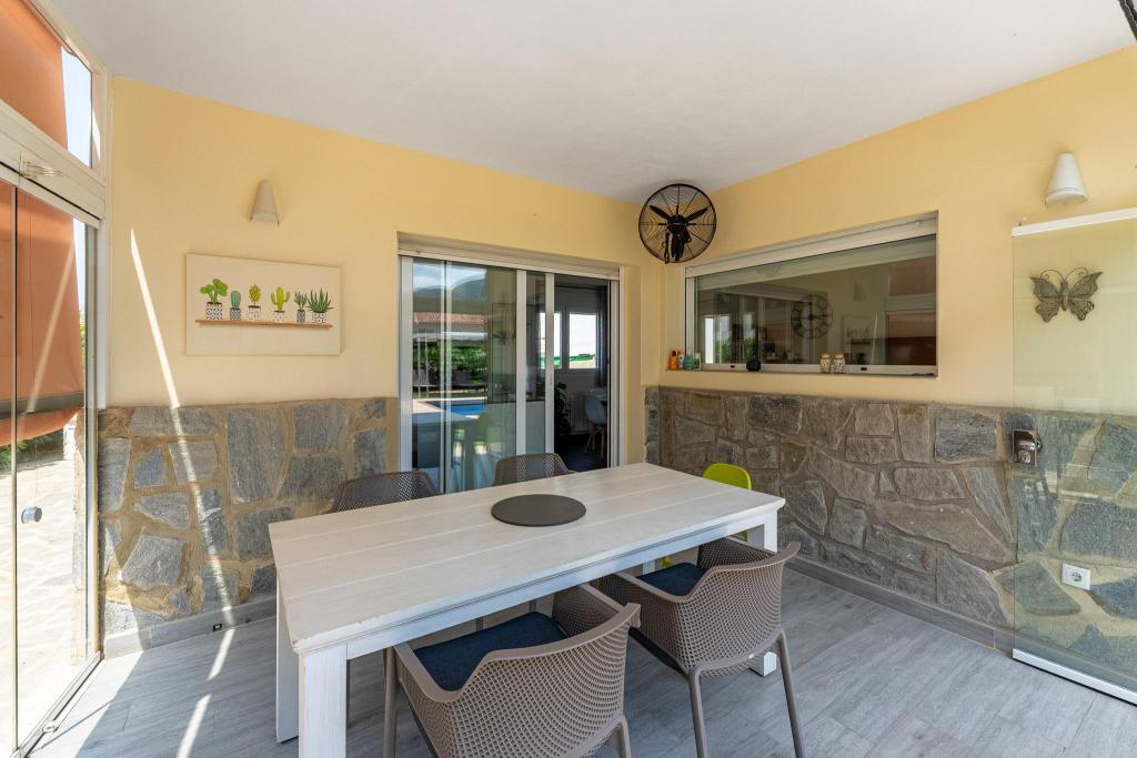 6 bed villa in Albir