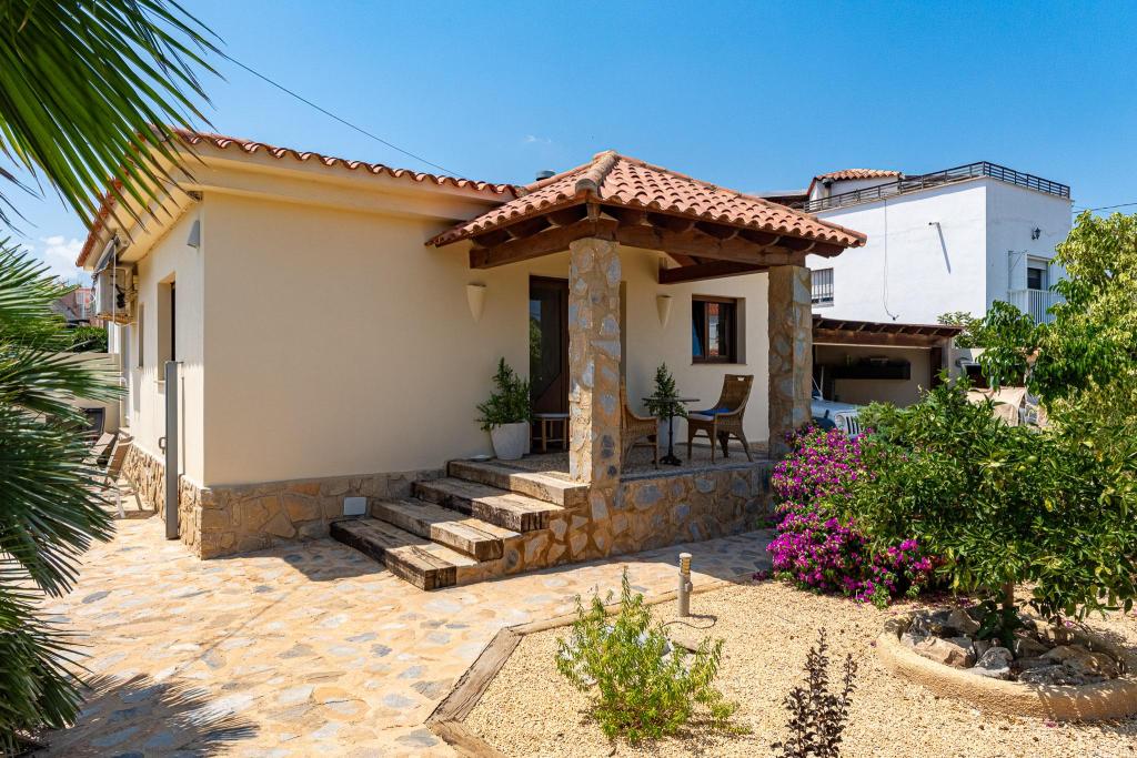 6 bed villa in Albir