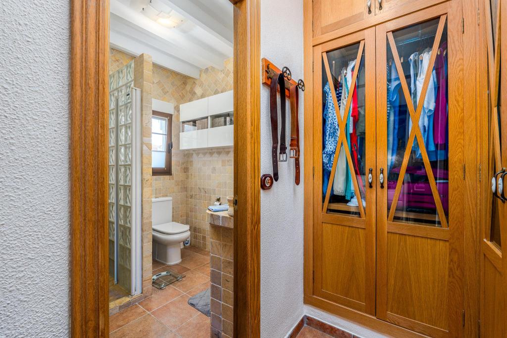 6 bed villa in Albir