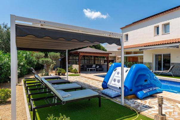 6 bed villa in Albir