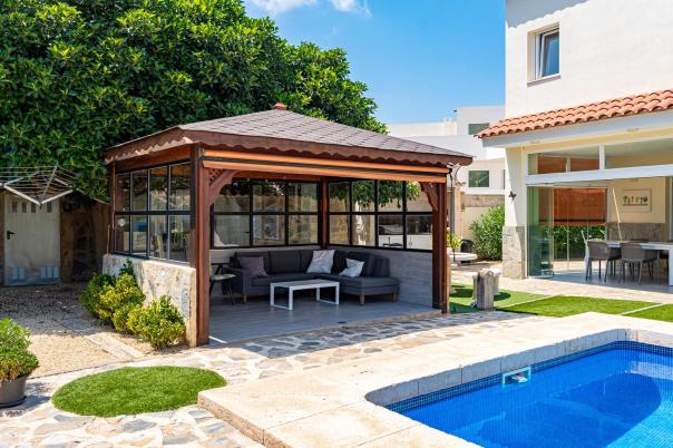 6 bed villa in Albir