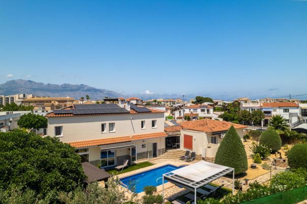 6 bed villa in Albir