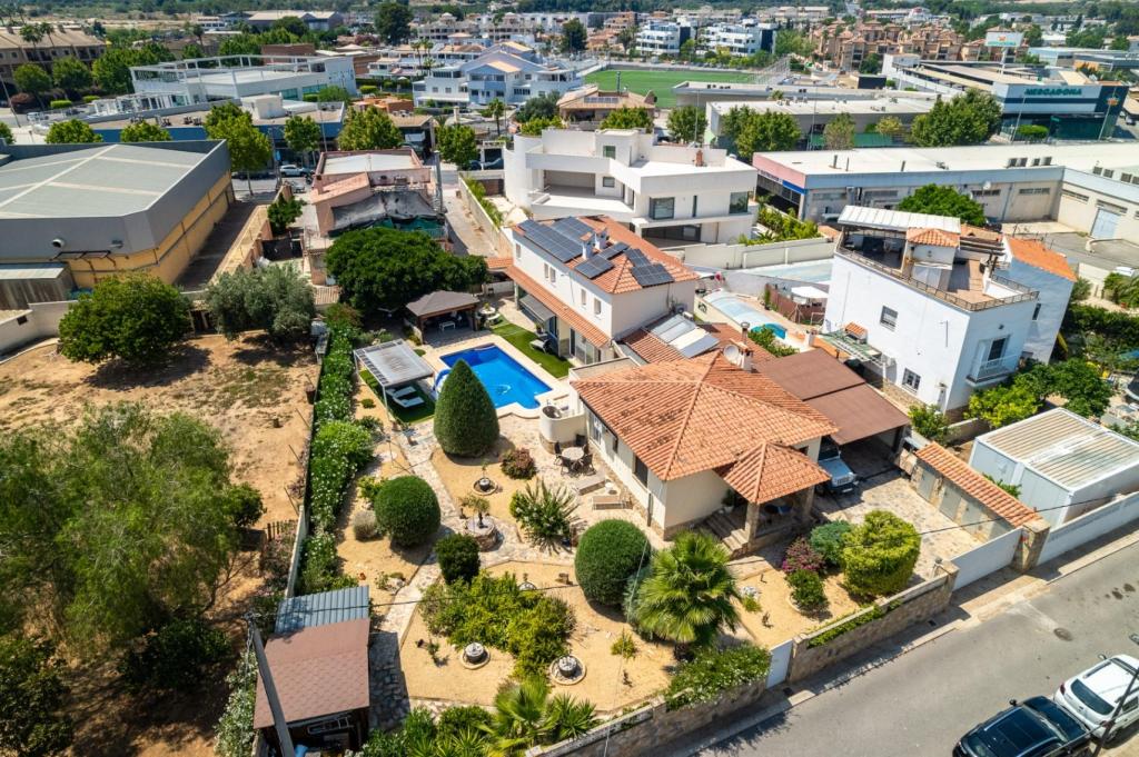 6 bed villa in Albir