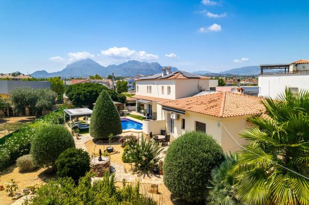 6 bed villa in Albir