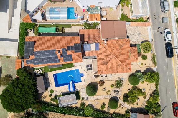 6 bed villa in Albir