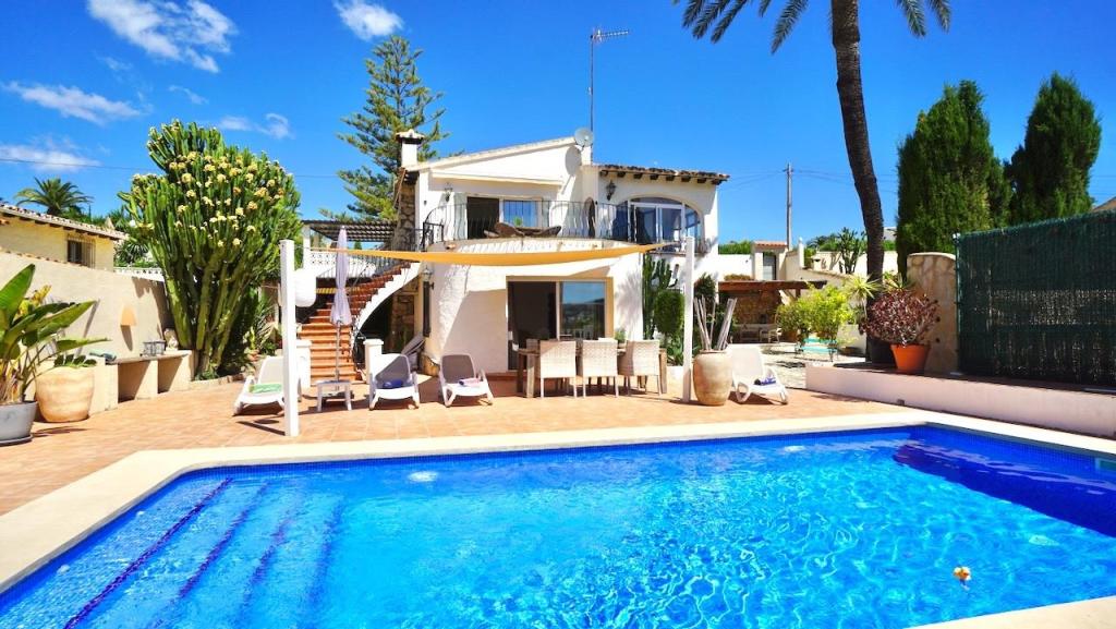 5 bed villas in Moraira