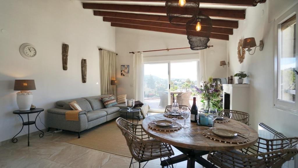5 bed villas in Moraira