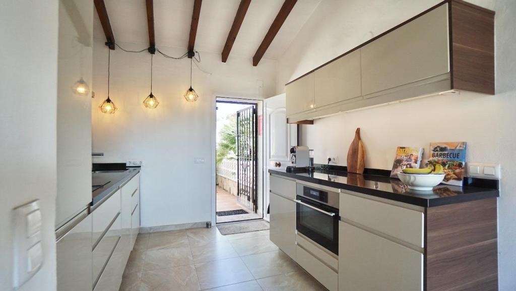 5 bed villas in Moraira