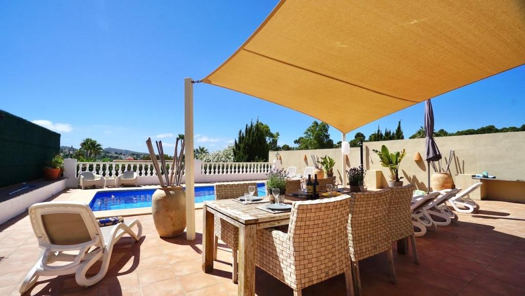 5 bed villas in Moraira