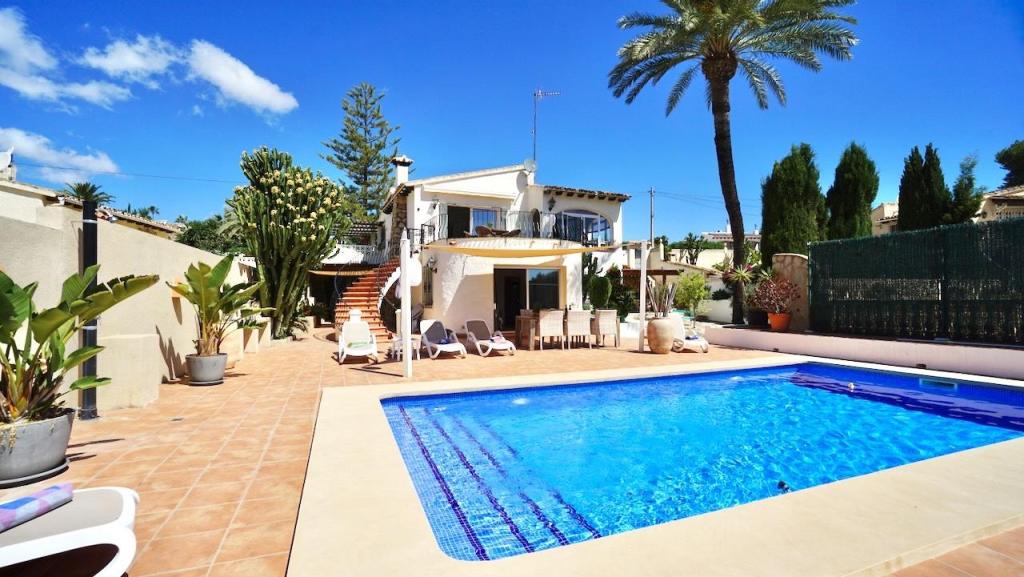 5 bed villas in Moraira