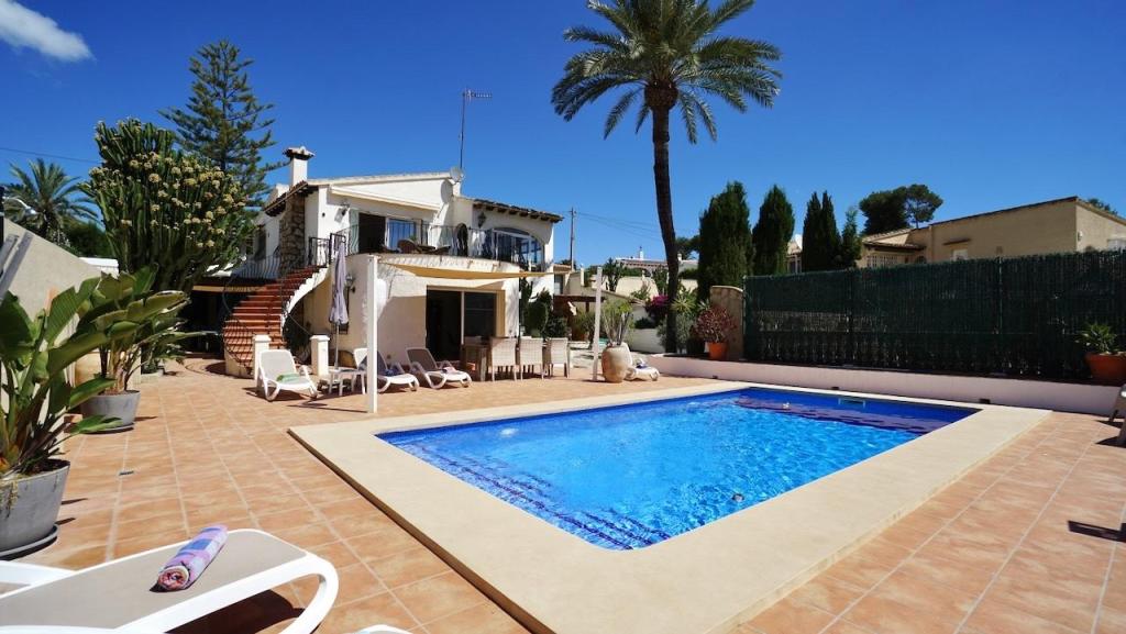 5 bed villas in Moraira