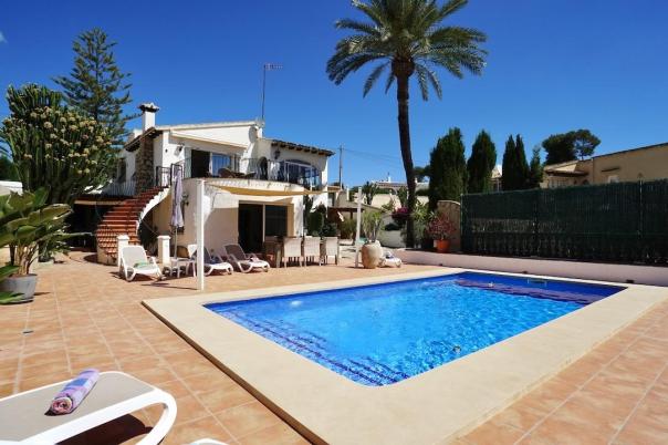 5 bed villas in Moraira