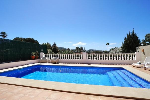 5 bed villas in Moraira