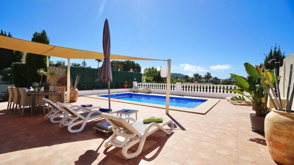 5 bed villas in Moraira