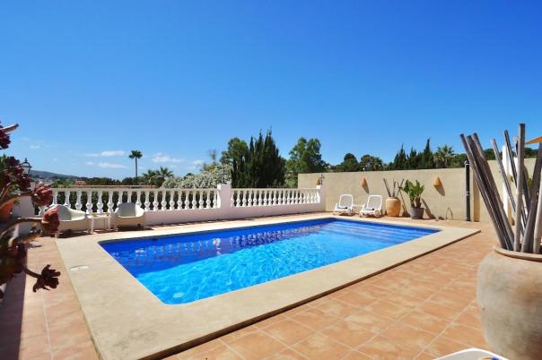 5 bed villas in Moraira