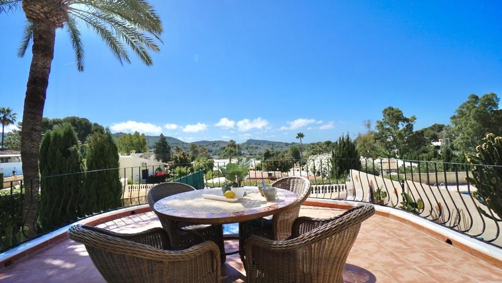 5 bed villas in Moraira