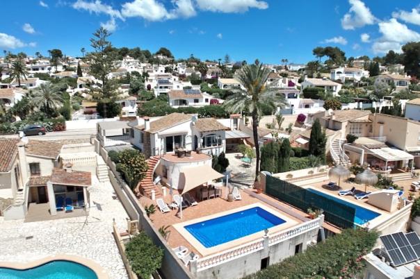 5 bed villas in Moraira