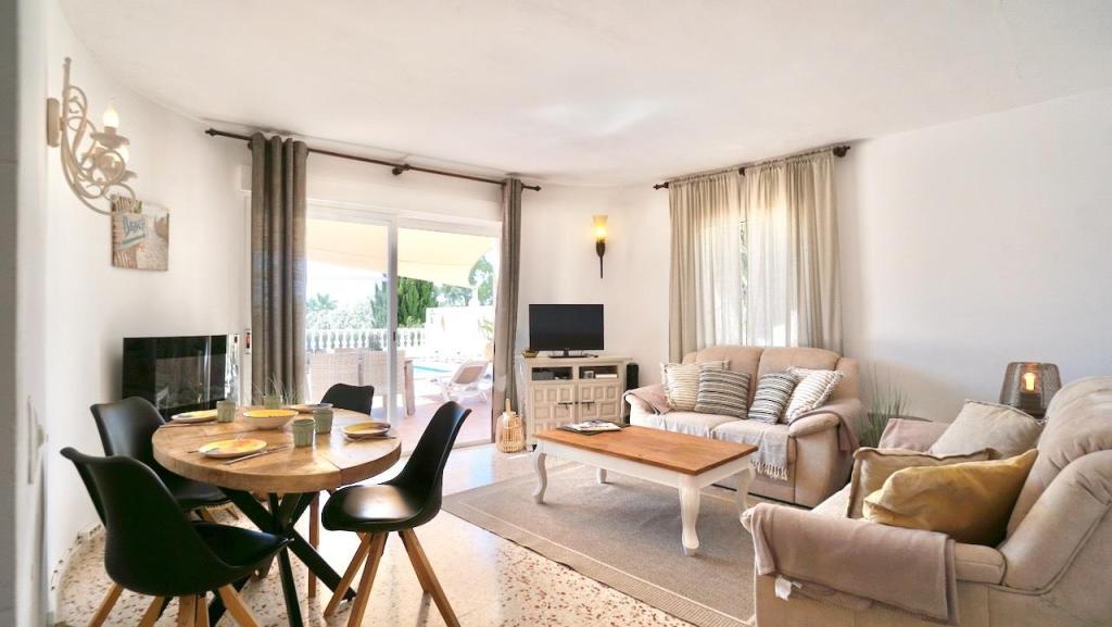 5 bed villas in Moraira