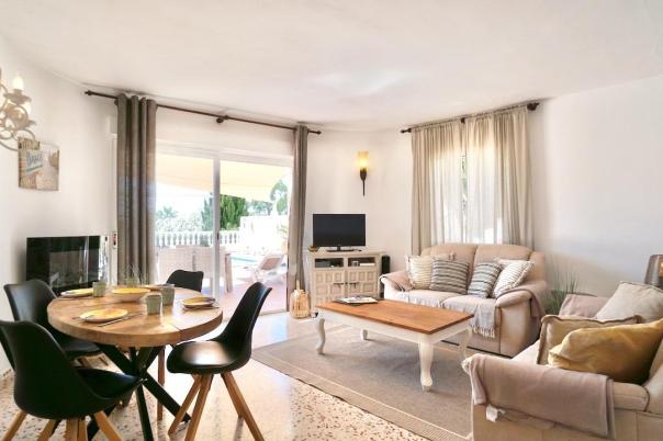 5 bed villas in Moraira