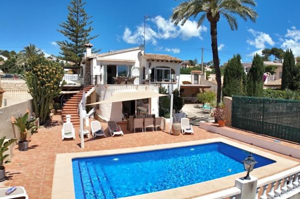 5 bed villas in Moraira