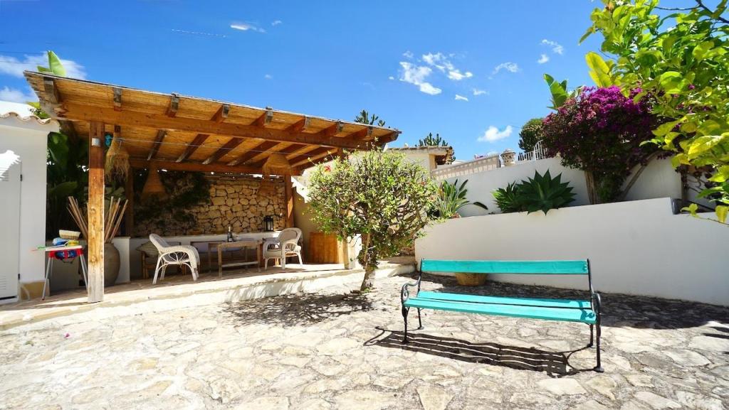 5 bed villas in Moraira