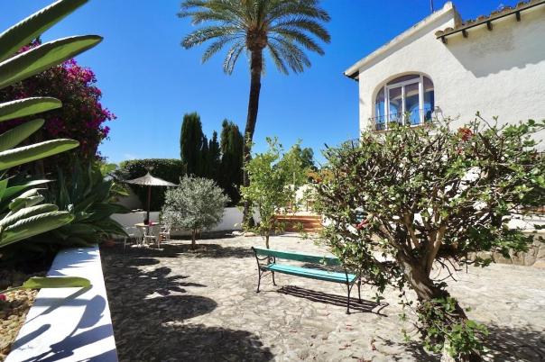 5 bed villas in Moraira