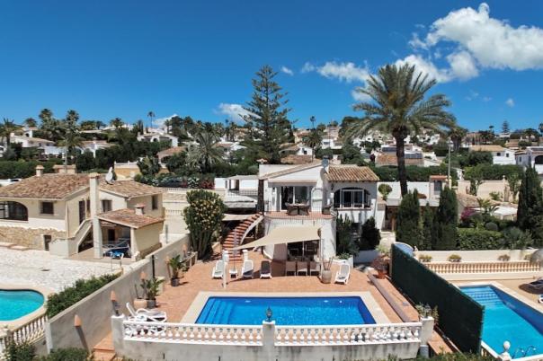 5 bed villas in Moraira