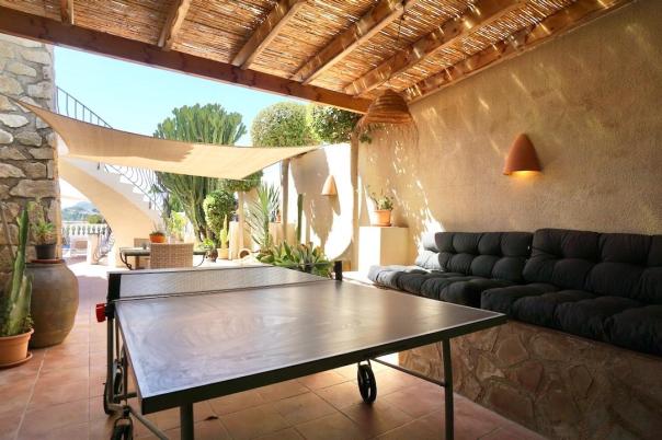 5 bed villas in Moraira