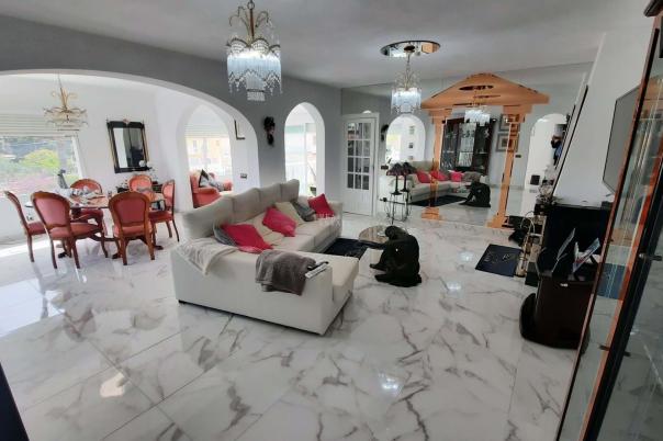 5 bed villa in Alfàs del Pi (l')