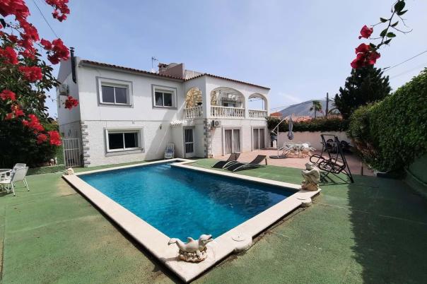 5 bed villa in Alfàs del Pi (l')