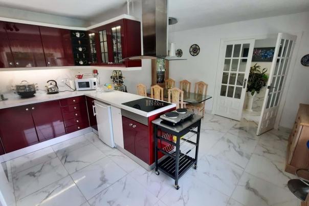 5 bed villa in Alfàs del Pi (l')