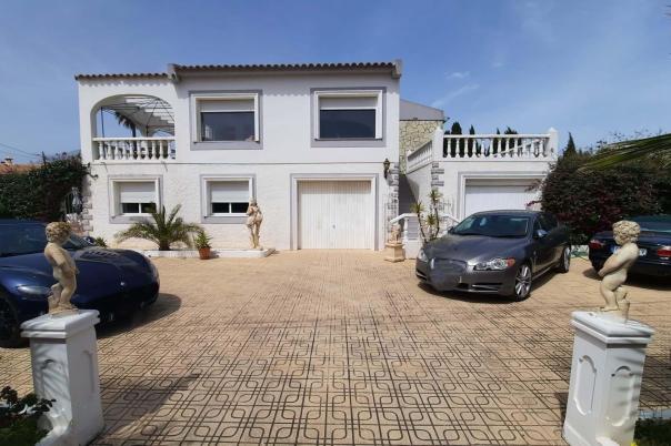 5 bed villa in Alfàs del Pi (l')