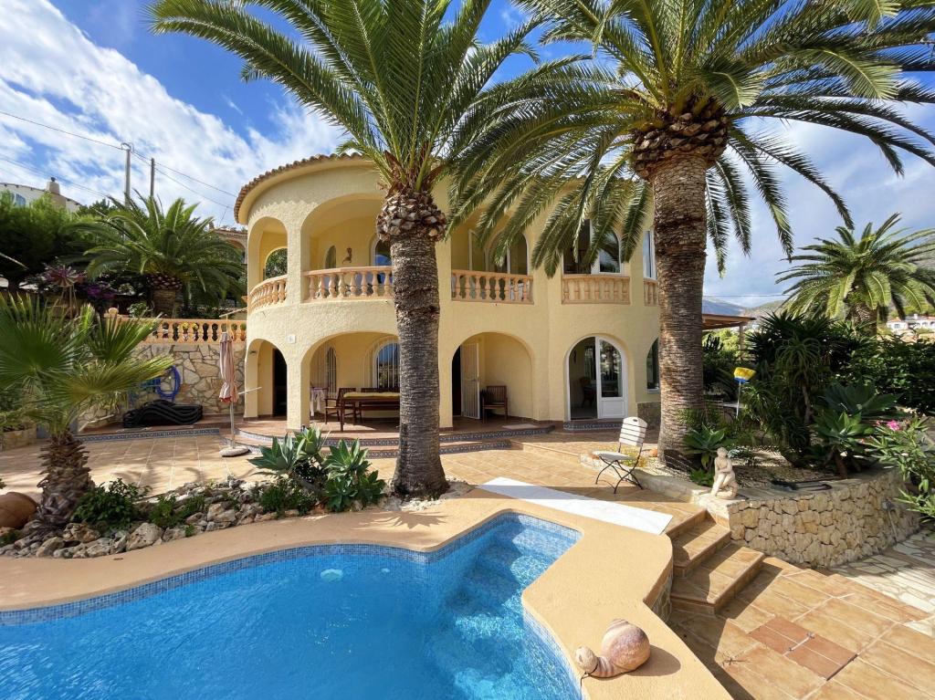 5 bed casa / chalet in Calpe