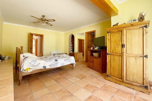 5 bed villas in Benitachell