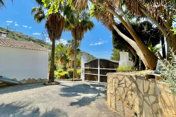 5 bed villas in Benitachell