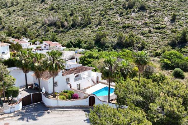 5 bed villas in Benitachell